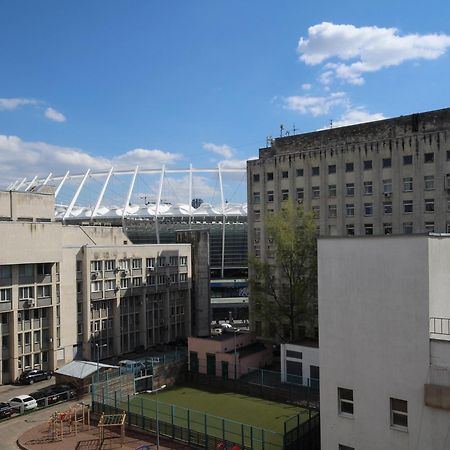 Central Apartments Kiev Bagian luar foto