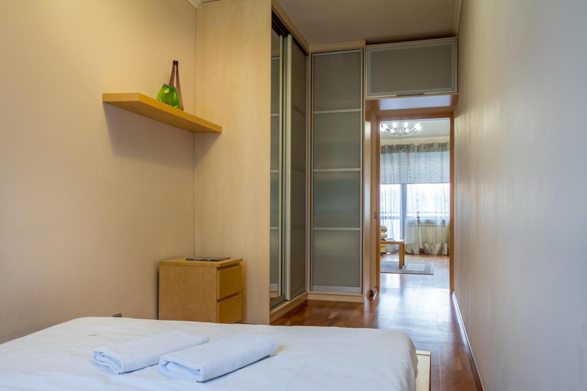Central Apartments Kiev Bagian luar foto