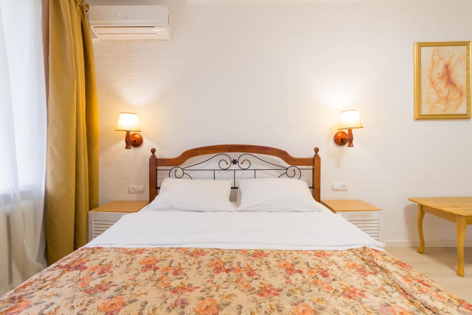 Central Apartments Kiev Bagian luar foto