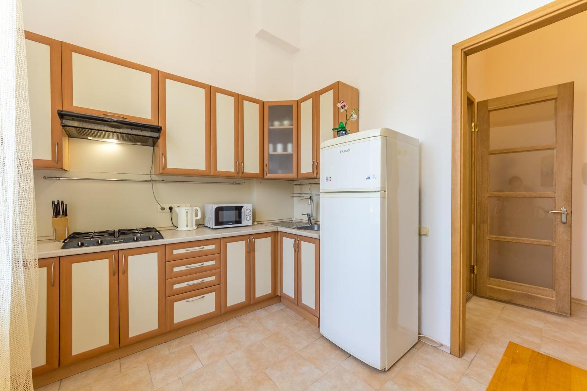 Central Apartments Kiev Bagian luar foto