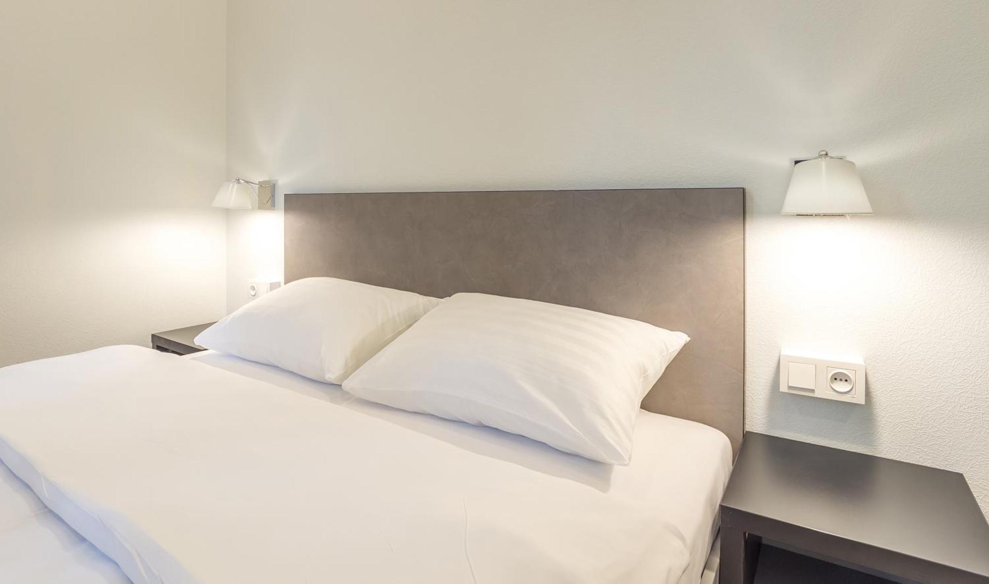 Central Apartments Kiev Bagian luar foto