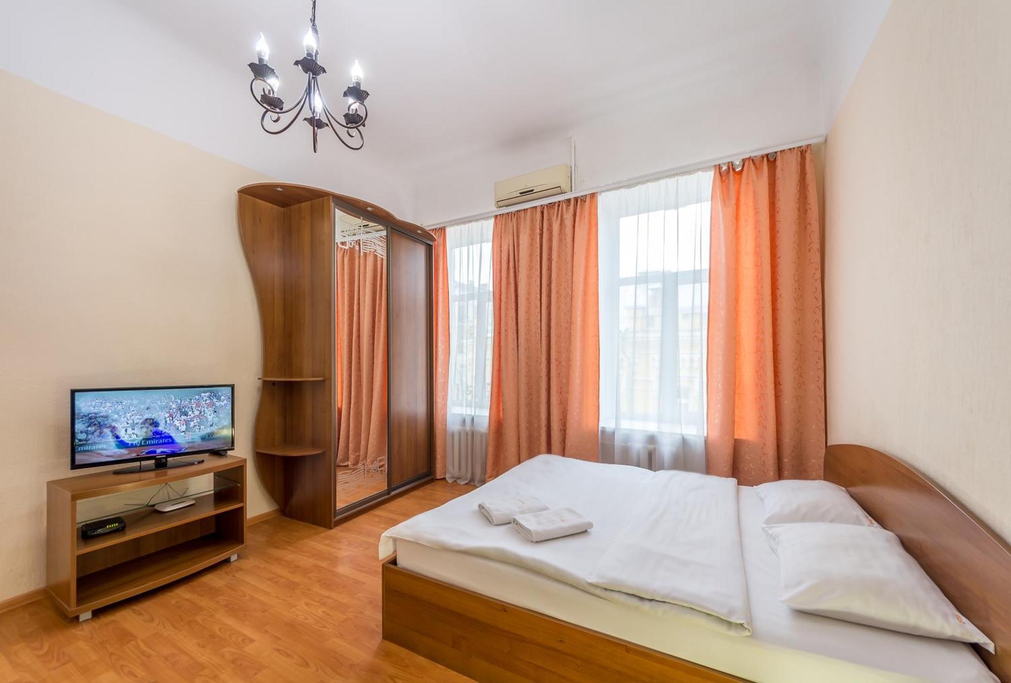 Central Apartments Kiev Bagian luar foto