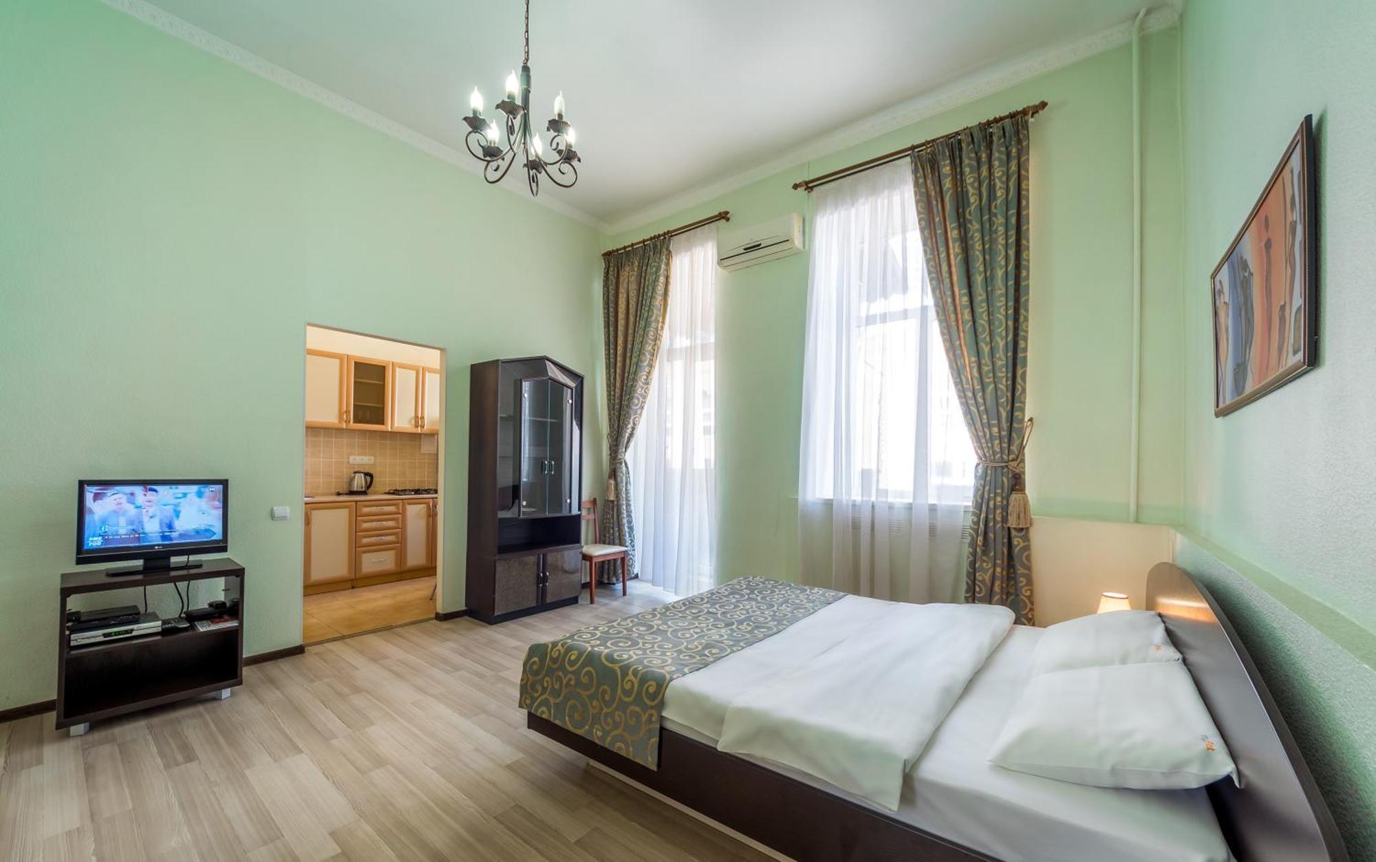 Central Apartments Kiev Bagian luar foto