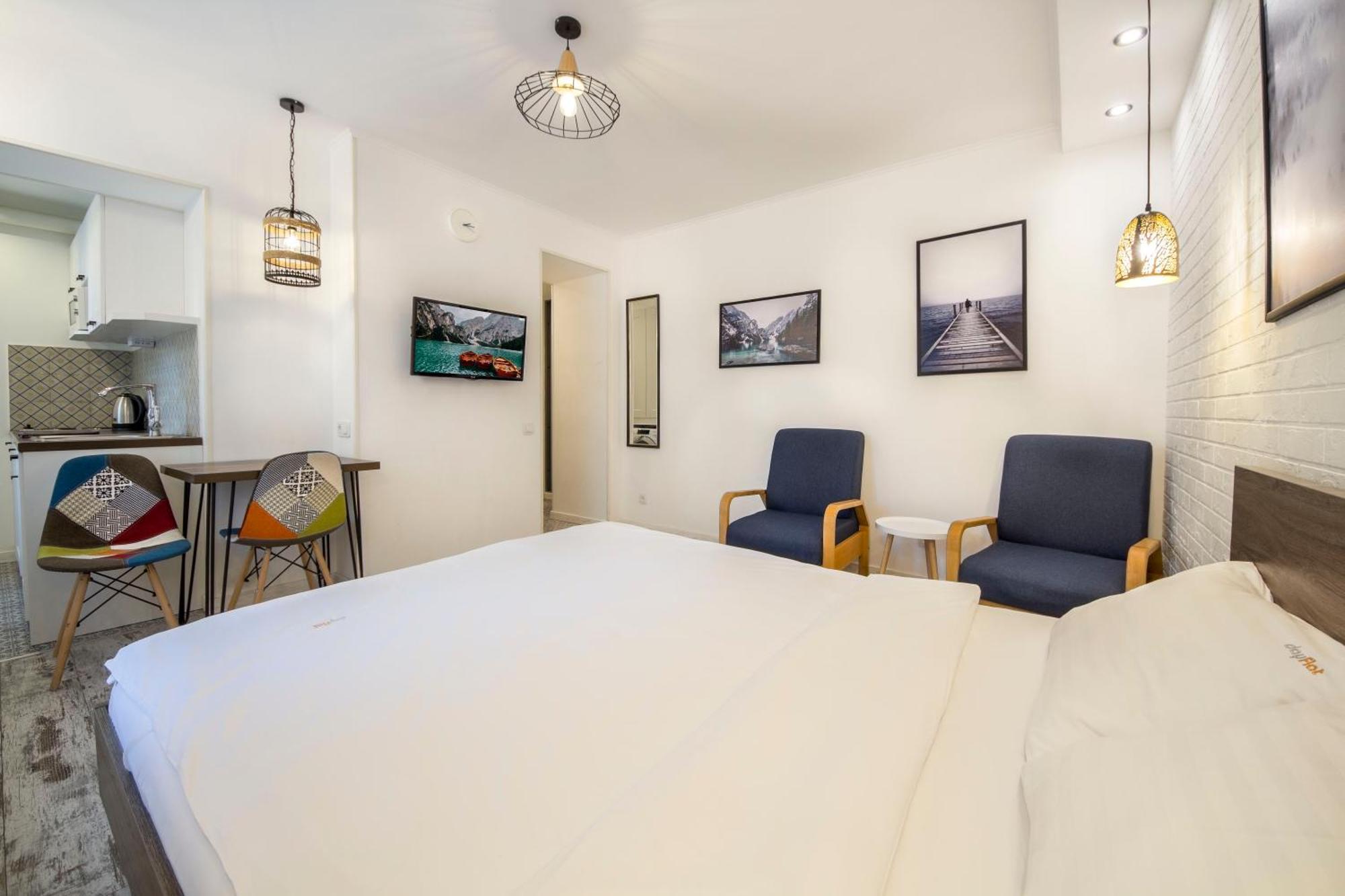 Central Apartments Kiev Bagian luar foto