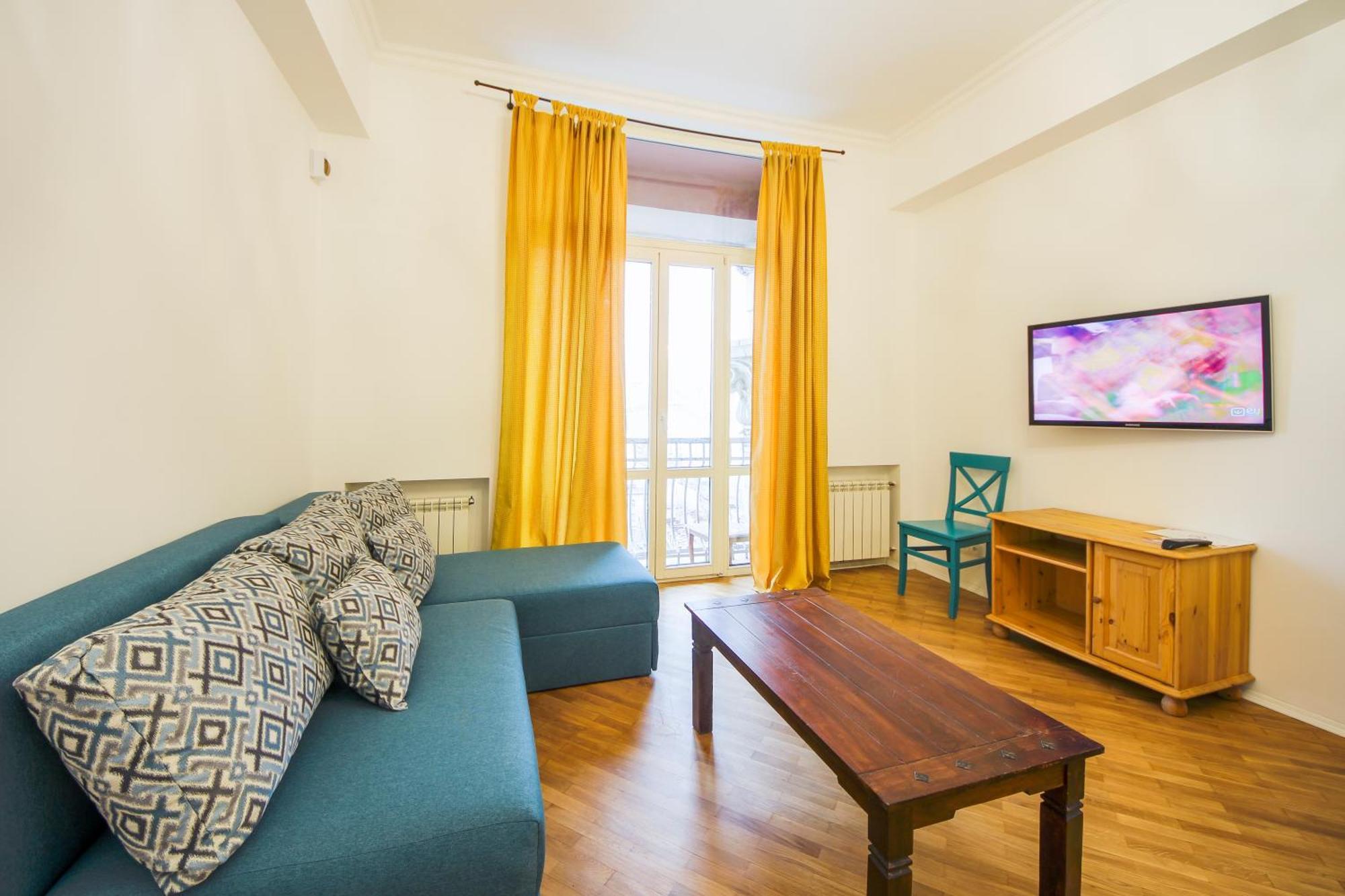 Central Apartments Kiev Bagian luar foto