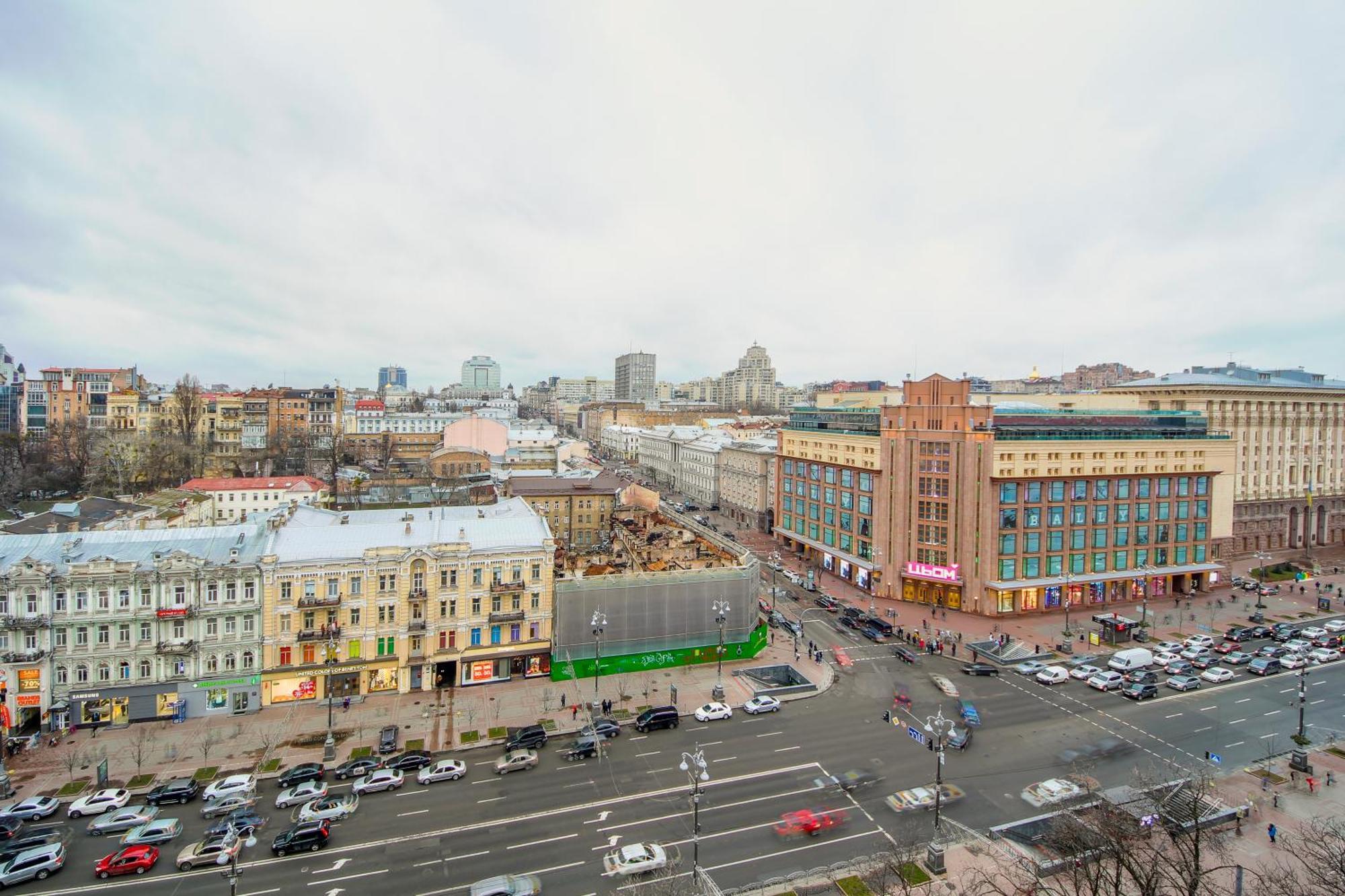 Central Apartments Kiev Bagian luar foto