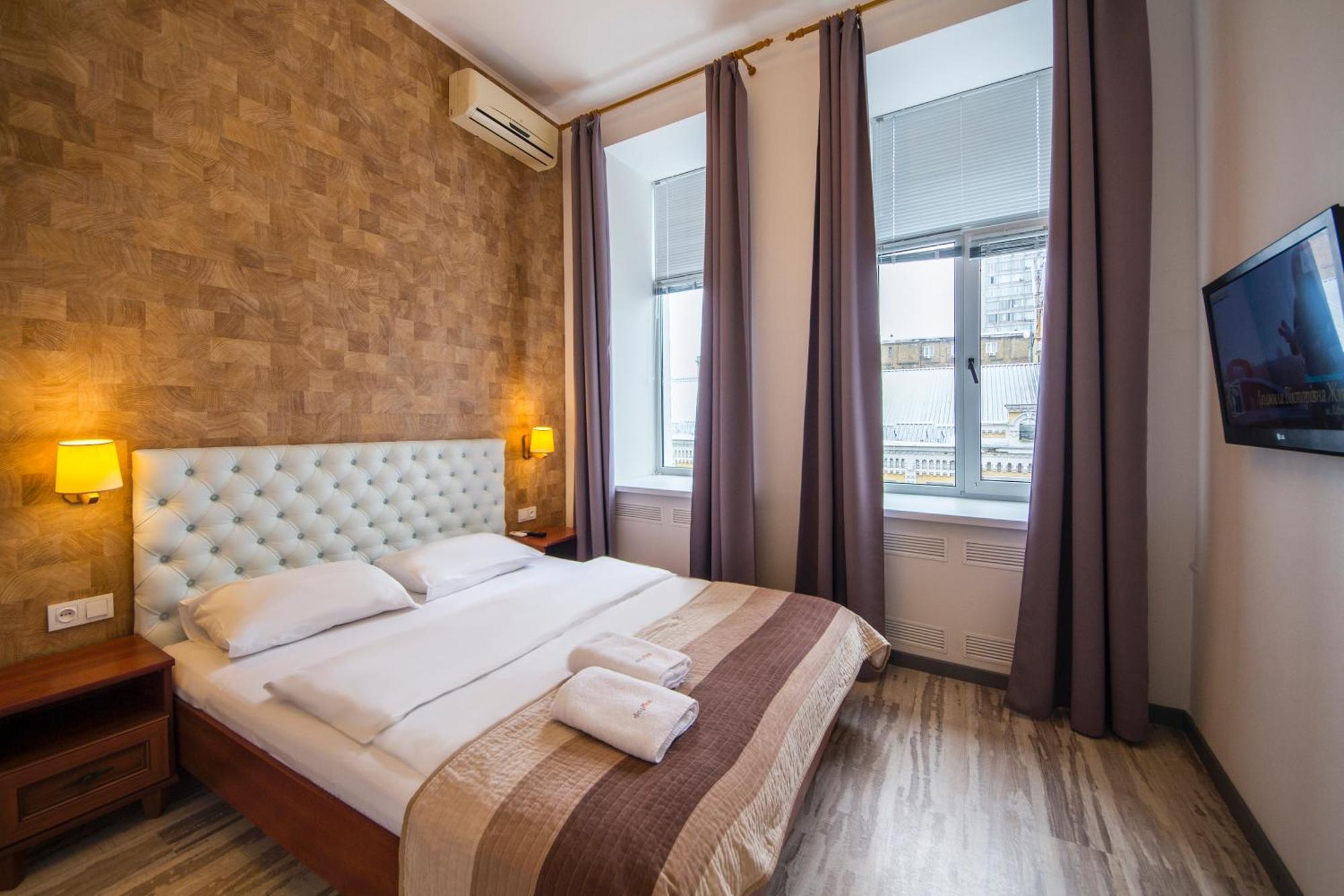 Central Apartments Kiev Bagian luar foto