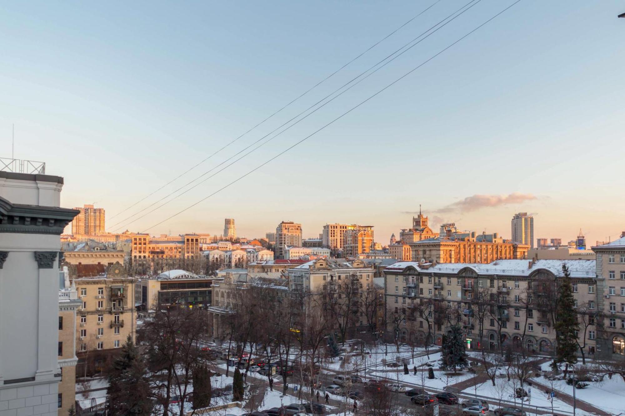 Central Apartments Kiev Bagian luar foto