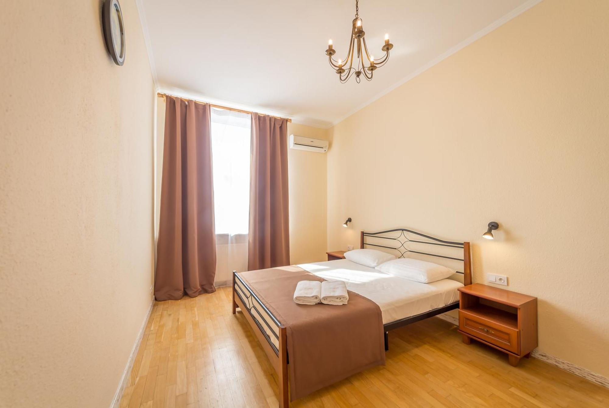 Central Apartments Kiev Bagian luar foto