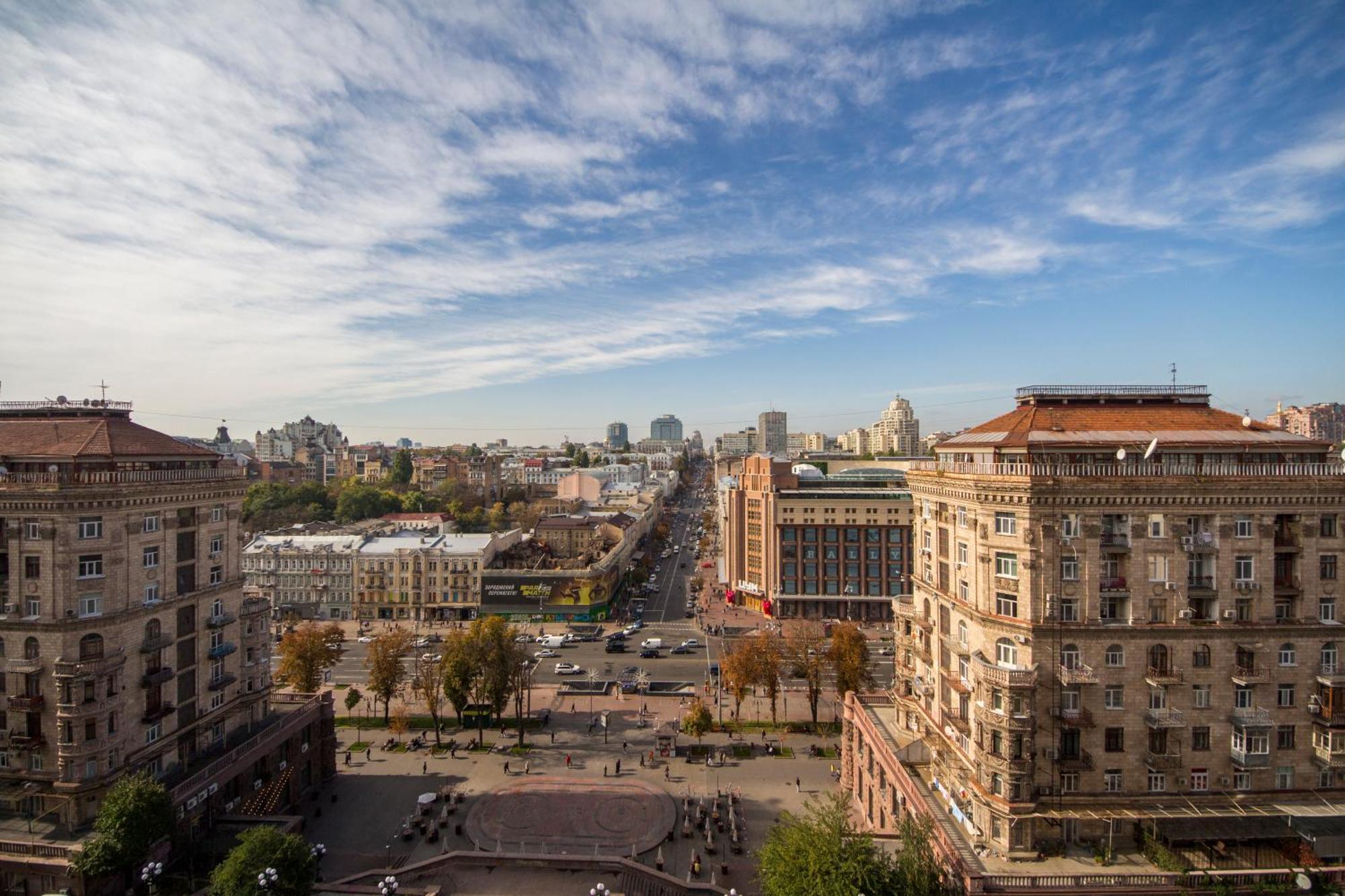 Central Apartments Kiev Bagian luar foto